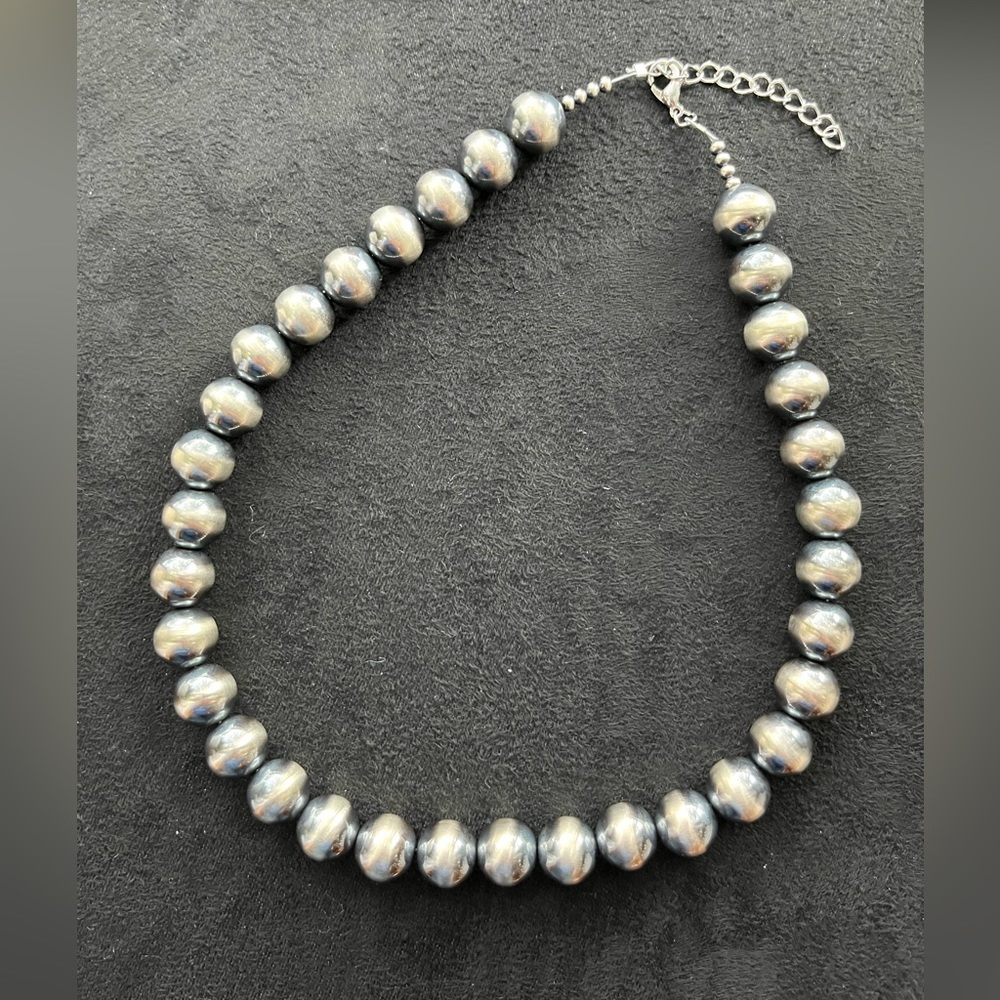 Authentic Navajo Pearl necklace!